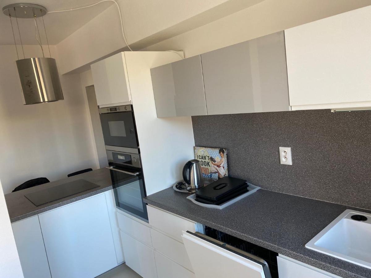 Apartman "Dunaj" Private Parking - Klimatizacia Шаморин Экстерьер фото